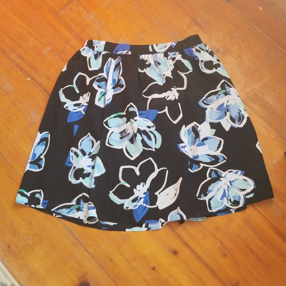 Cute ELLE skirt
